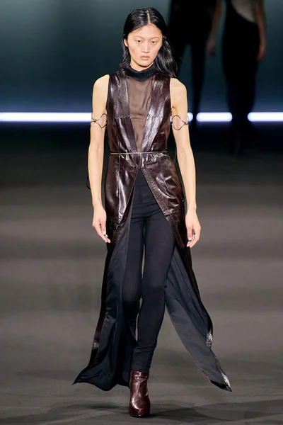 Look 13